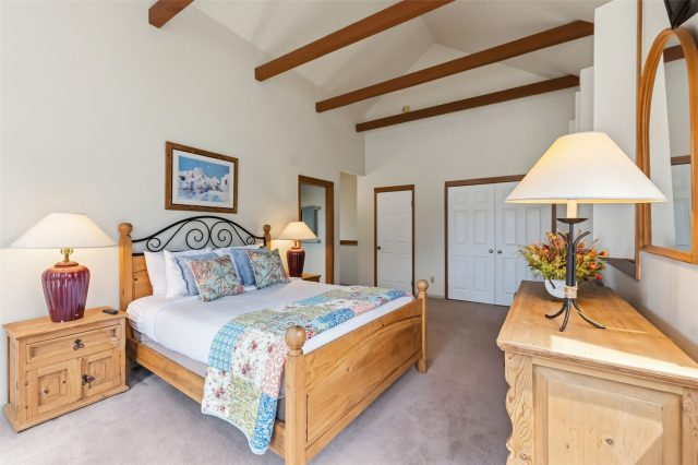 30 Tennis Club Road 1608 photo 14