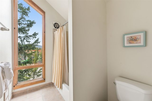 30 Tennis Club Road 1608 photo 17