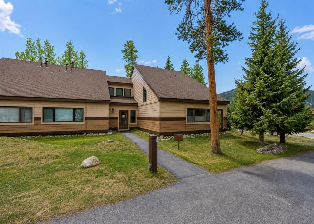 30 Tennis Club Road 1608 photo 18