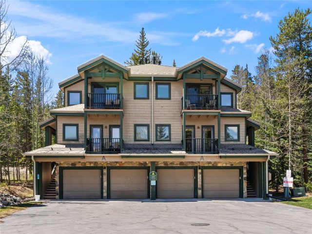 Condo in Twin Elk Lodge, Breckenridge — photo 1 Condo in Twin Elk Lodge, Breckenridge, CO — photo 1 (MLS S1068556)
