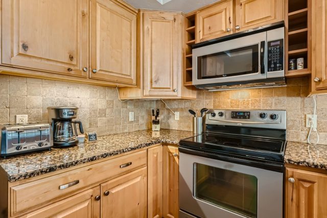 200 N Ridge Street R- A photo 11
