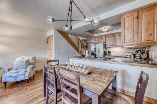 200 N Ridge Street R- A photo 17