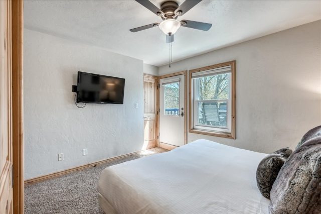 200 N Ridge Street R- A photo 23