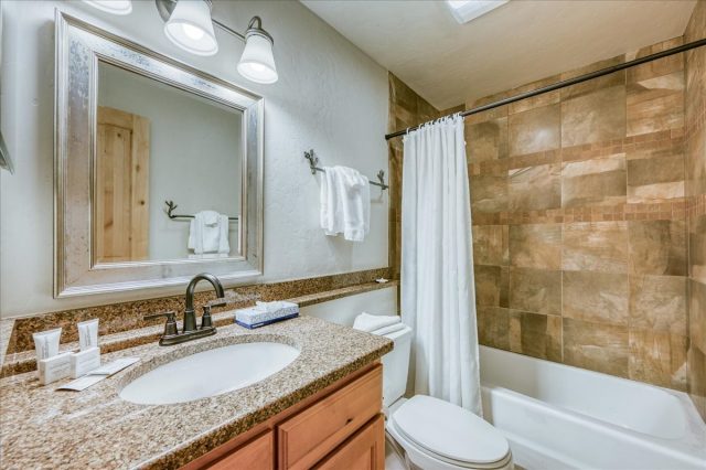 200 N Ridge Street R- A photo 26
