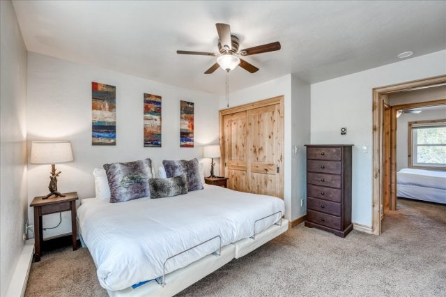 200 N Ridge Street R- A photo 28