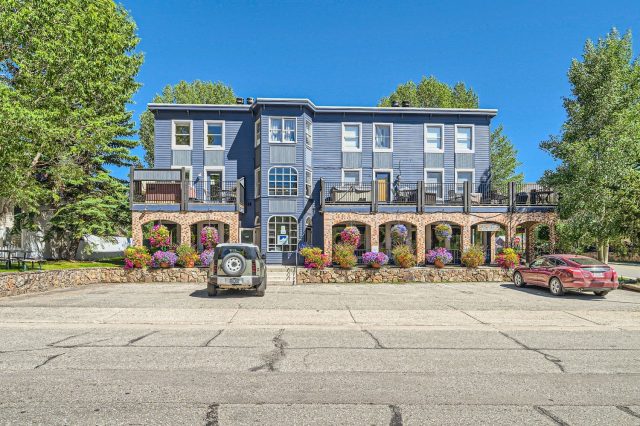 200 N Ridge Street R- A photo 31
