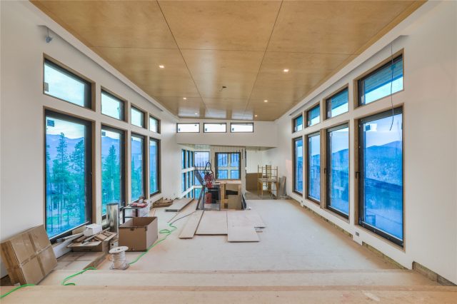188 Point View Place photo 17