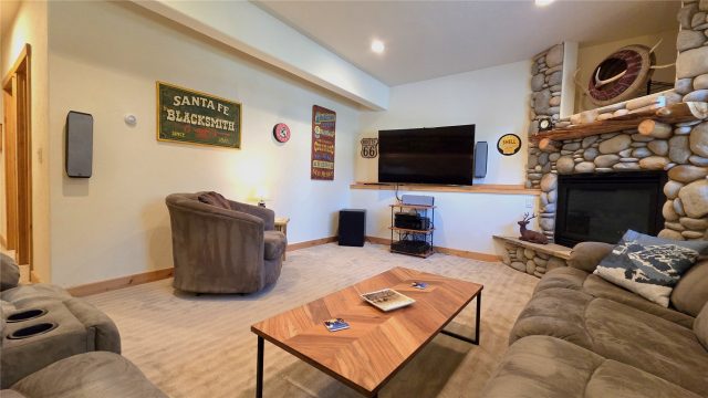 419 Kestrel Lane photo 33