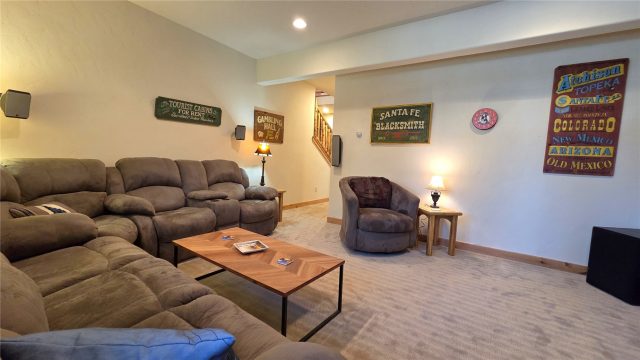 419 Kestrel Lane photo 34