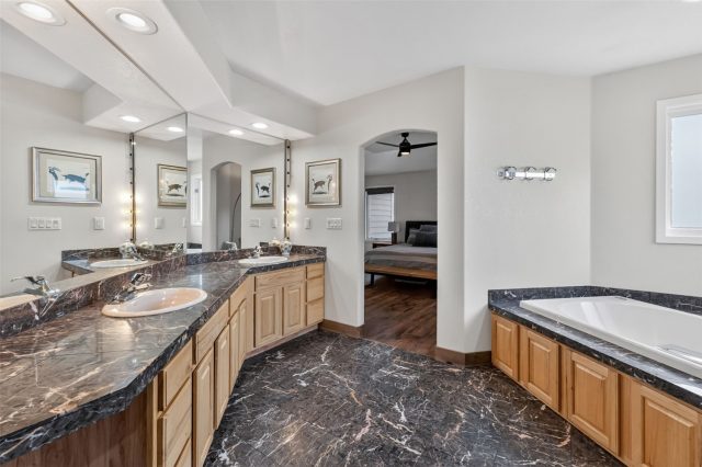 1532 Legend Lake S photo 28