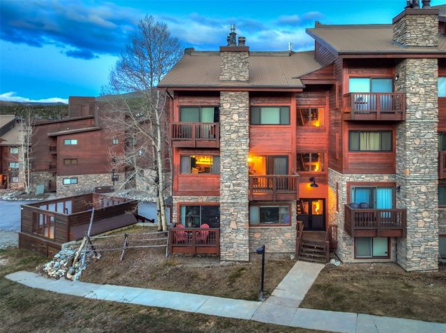 Condo in Pine Ridge Condo, Breckenridge — photo 2 Condo in Pine Ridge Condo, Breckenridge, CO — photo 2 (MLS S1068602)