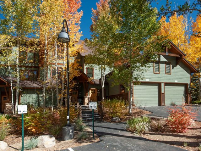 Condo in Seasons At Keystone Condo, Keystone — photo 1 Condo in Seasons At Keystone Condo, Keystone, CO — photo 1 (MLS S1068629)