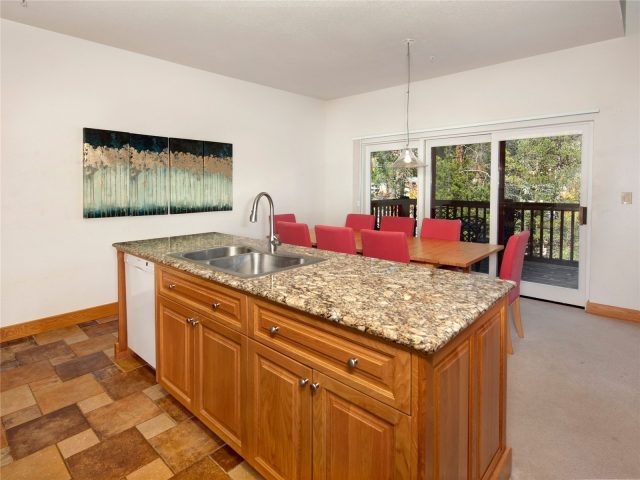 57 Lake Ridge Circle 1850 photo 7