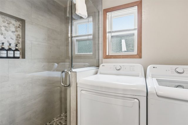325 Four Oclock Road C301 photo 17