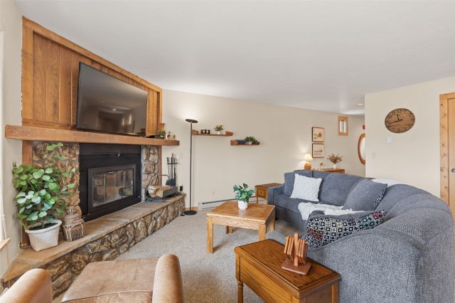 Condo in Salt Lick Condo, Silverthorne — photo 3 Condo in Salt Lick Condo, Silverthorne, CO — photo 3 (MLS S1068631)