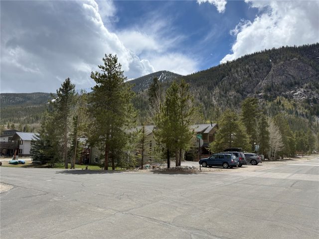 Duplex in Frisco Town Sub, Frisco — photo 1 Duplex in Frisco Town Sub, Frisco, CO — photo 1 (MLS S1068650)