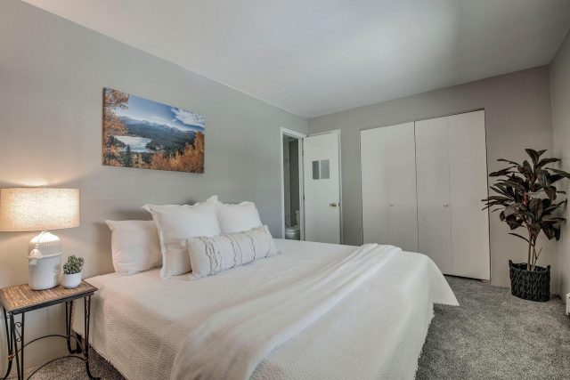 370 E La Bonte Street B photo 10