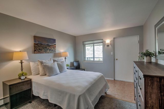 370 E La Bonte Street B photo 19