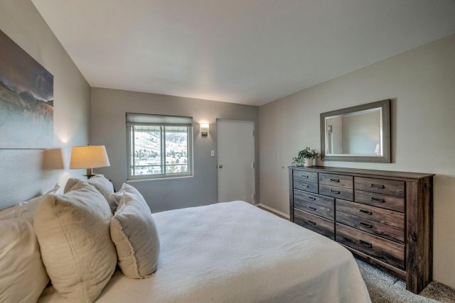 370 E La Bonte Street B photo 21