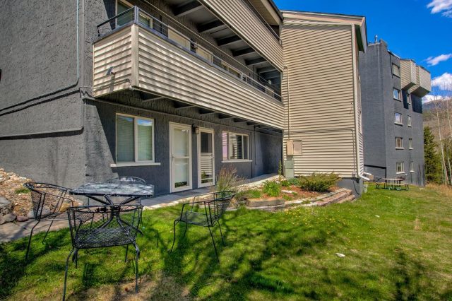 370 E La Bonte Street B photo 32