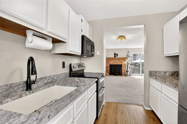 258 Cove Boulevard 9 photo 12