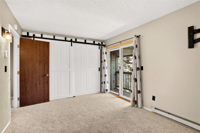 258 Cove Boulevard 9 photo 20