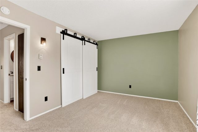 258 Cove Boulevard 9 photo 25