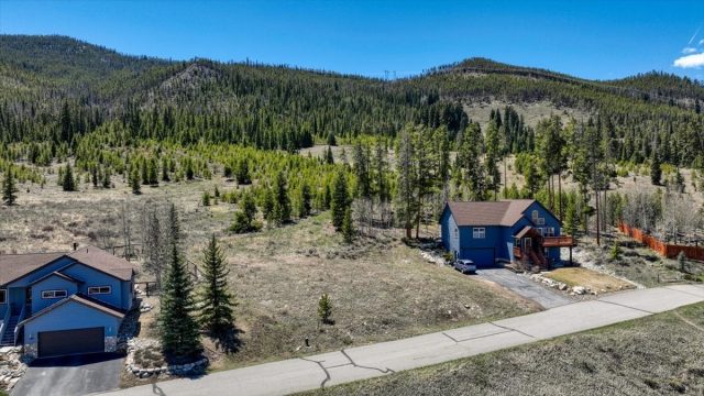 370 Meadow Wood Circle photo 15