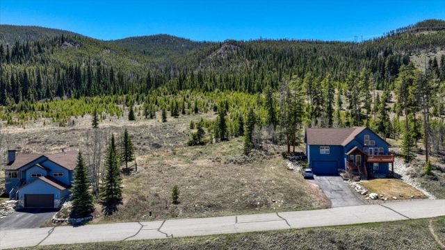 370 Meadow Wood Circle photo 16