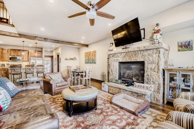 852 Independence Road B photo 14