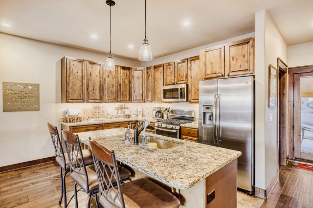 852 Independence Road B photo 18