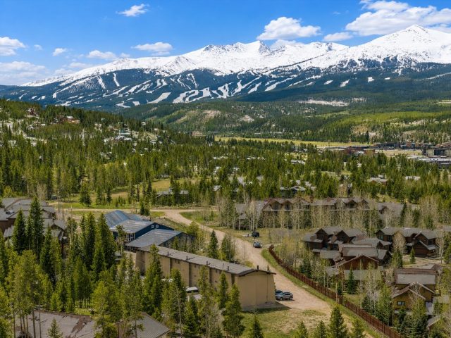 Townhome in High Tor Condo, Breckenridge, CO — photo 3 (MLS S1068721)