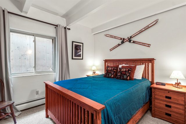 370 E La Bonte Street F photo 13