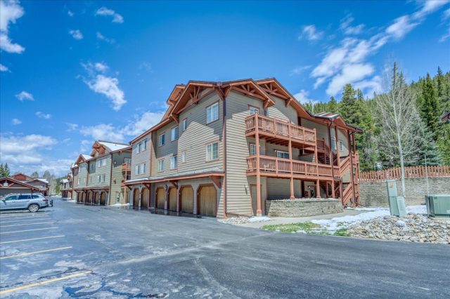 Condo in Villas At Swans Nest Condo, Breckenridge, CO — photo 2 (MLS S1068741)