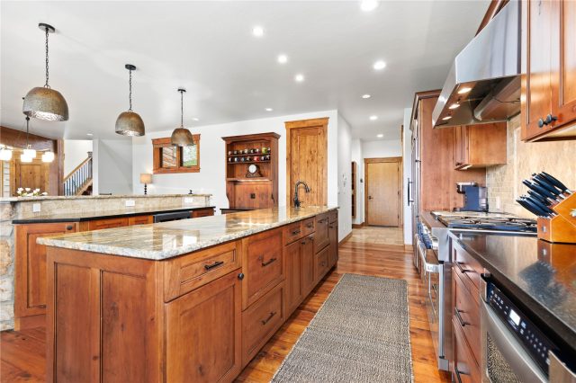 315 Lake Edge Drive photo 14