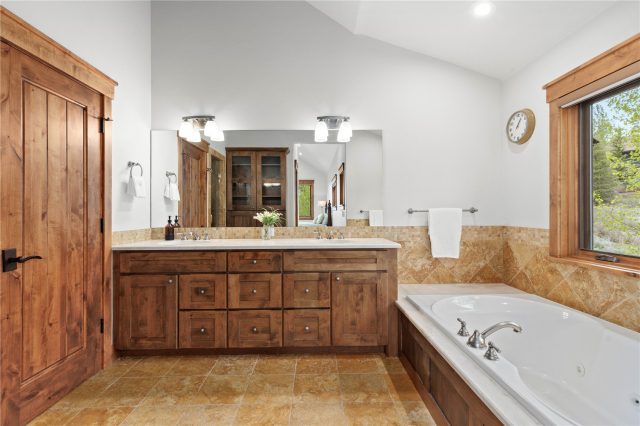 315 Lake Edge Drive photo 32