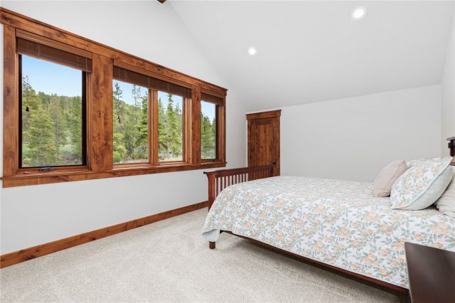 315 Lake Edge Drive photo 35