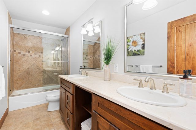 315 Lake Edge Drive photo 37