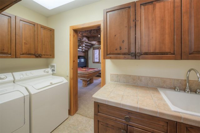 263 Tarnwood Drive photo 32