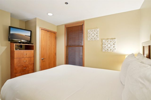 24 River Run Road 2907 photo 13