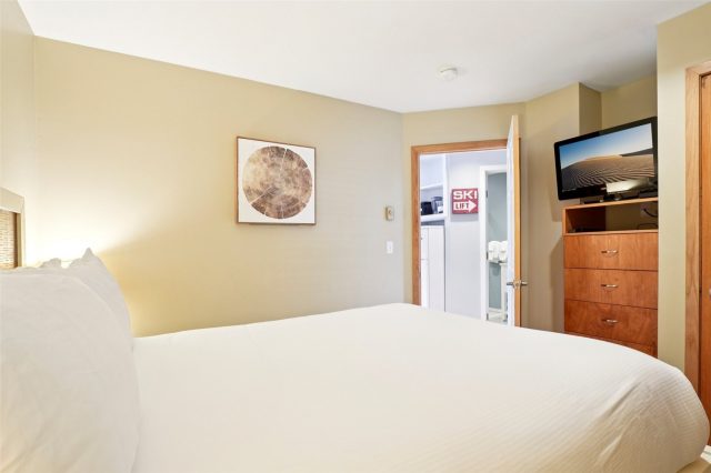 24 River Run Road 2907 photo 16