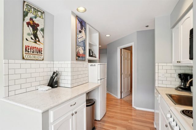 24 River Run Road 2907 photo 8