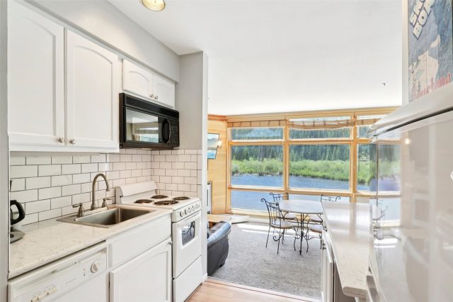 24 River Run Road 2907 photo 9