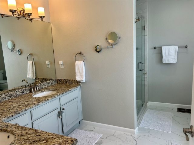 114 Robin Drive 114 photo 24