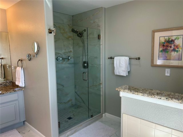 114 Robin Drive 114 photo 25