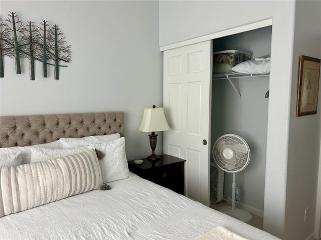 114 Robin Drive 114 photo 32