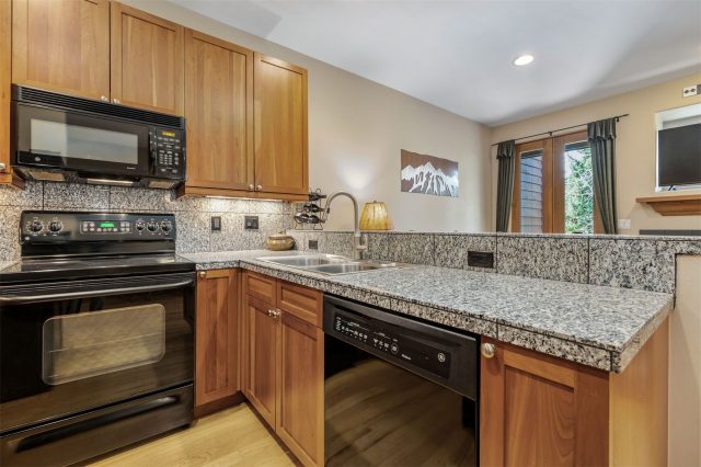 83 Chestnut Lane 83 photo 8