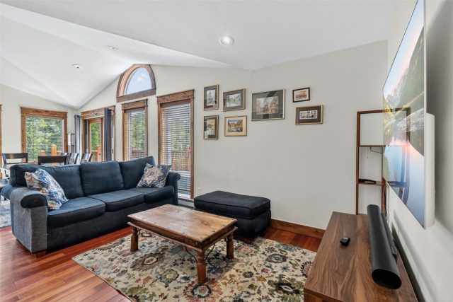 54 Lakeview Drive photo 10