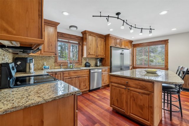 54 Lakeview Drive photo 17
