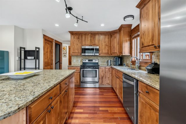 54 Lakeview Drive photo 20